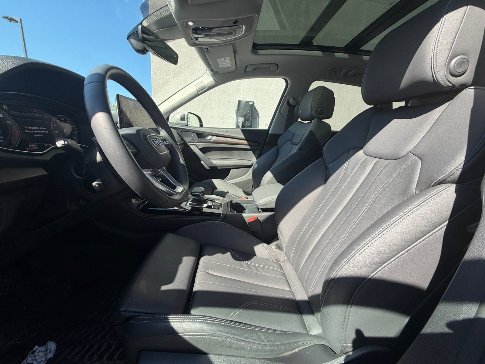 Used 2025 Audi Q5 2.0T Premium Plus w/ Premium Plus Package AWD/4WD image 5