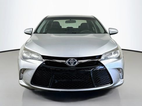 Used 2017 Toyota Camry SE FWD image 2