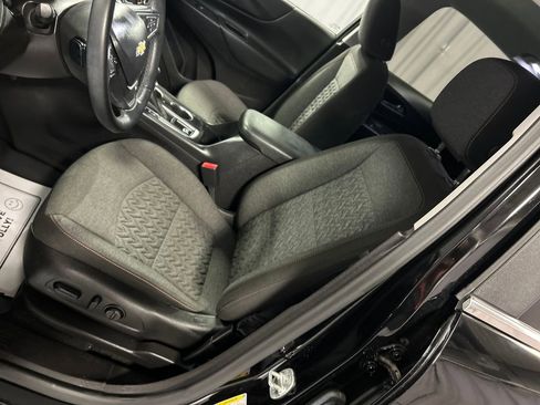 Used 2024 Chevrolet Equinox LT w/ LPO, Floor Liner Package FWD image 12