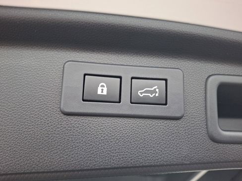 Used 2020 Subaru Forester Touring image 31