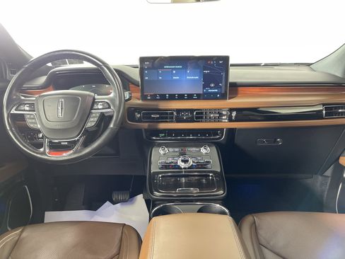 Used 2022 Lincoln Nautilus Reserve image 15