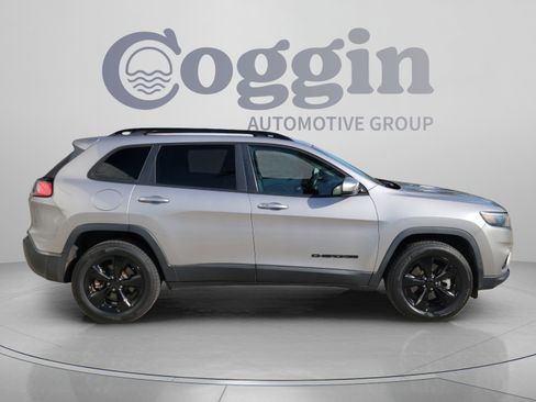 Used 2021 Jeep Cherokee Latitude Plus AWD/4WD image 4