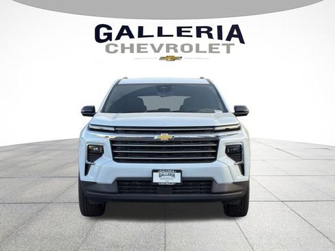 New 2026 Chevrolet Traverse LT w/ Driver Confidence Package FWD image 4