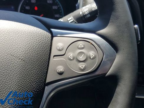 Used 2023 Chevrolet Traverse LT FWD image 25