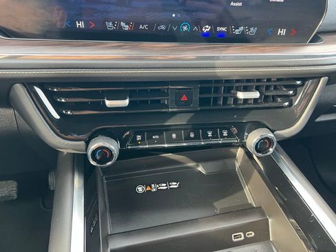 Used 2025 Chevrolet Tahoe Premier image 37