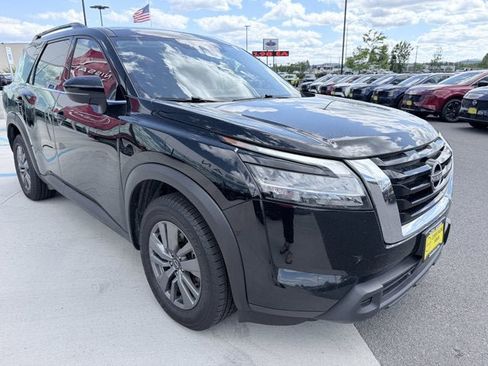 Certified 2022 Nissan Pathfinder SV AWD/4WD image 3
