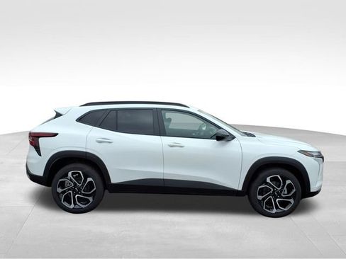 New 2026 Chevrolet Trax RS w/ Driver Confidence Package FWD image 2