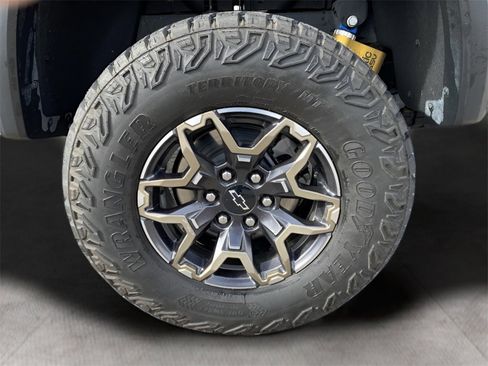 Used 2024 Chevrolet Colorado ZR2 w/ Technology Package image 20