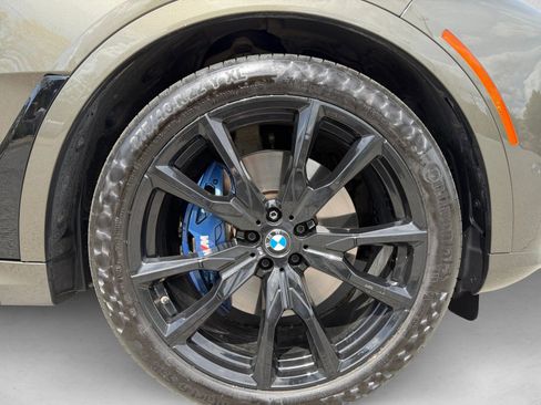 Used 2025 BMW X7 M60i AWD/4WD image 9
