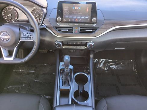 Certified 2024 Nissan Altima 2.5 SV FWD image 14
