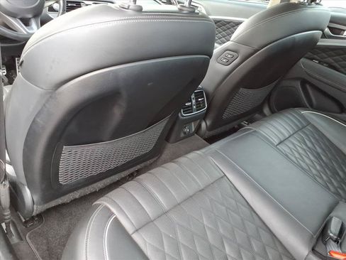 Used 2019 Genesis G70 3.3T Advanced w/ Prestige Package RWD image 15