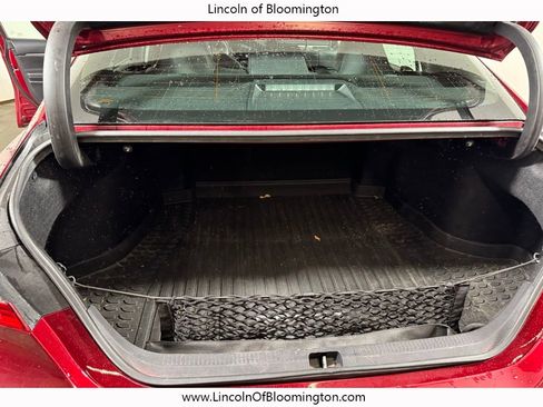 Used 2018 Toyota Camry SE image 24