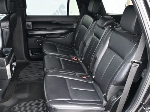 Used 2019 Ford Expedition XLT w/ Equipment Group 202A RWD image 12
