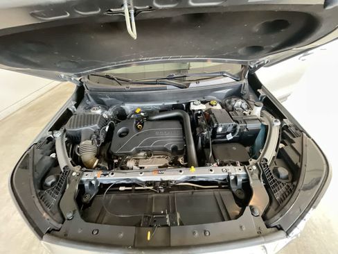 Used 2024 GMC Terrain SLT image 25