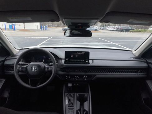 Certified 2025 Honda Accord LX image 10