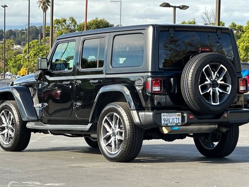 Used 2024 Jeep Wrangler Unlimited image 7