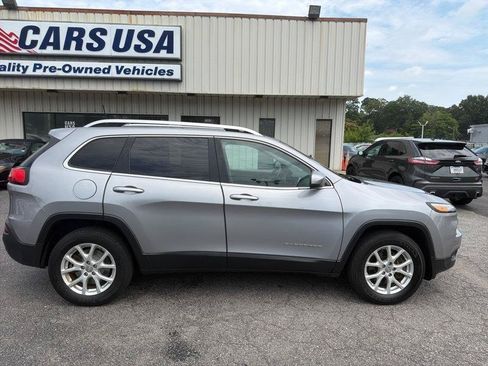 Used 2016 Jeep Cherokee Latitude w/ Safety/Convenience Group AWD/4WD image 9