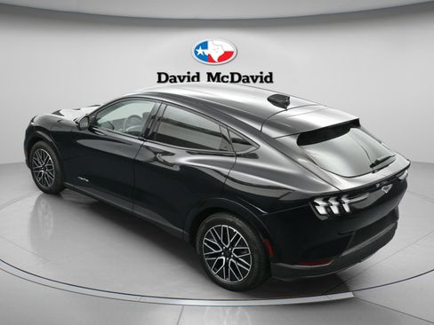 Used 2025 Ford Mustang Mach-E Premium AWD/4WD image 39