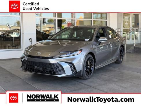 Certified 2026 Toyota Camry SE w/ Convenience Package FWD image 1
