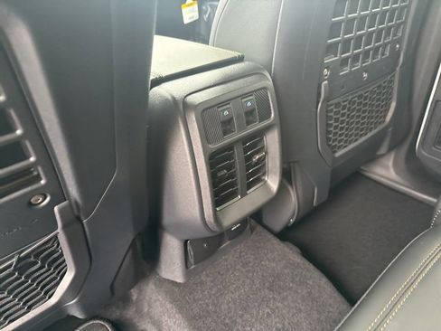 New 2025 Ford Bronco Badlands image 44