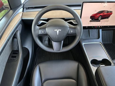 Used 2023 Tesla Model Y Long Range AWD/4WD image 13