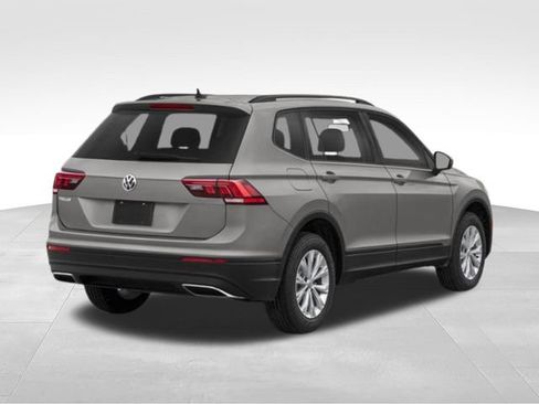 Used 2021 Volkswagen Tiguan S FWD image 2