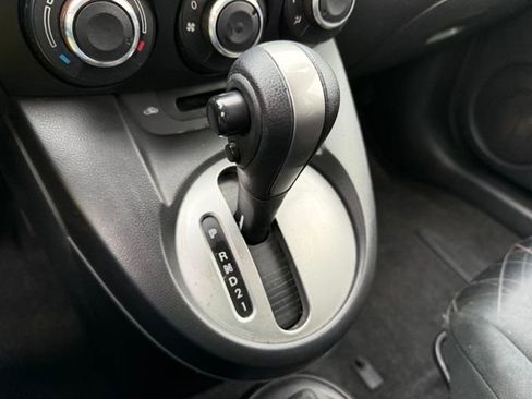 Used 2014 MAZDA MAZDA2 Sport image 22