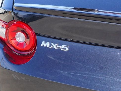 Used 2025 MAZDA MX-5 Miata Club w/ Weather Package RWD image 9