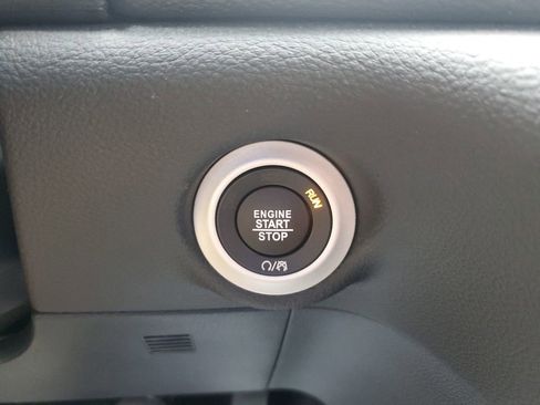 New 2026 Chrysler Pacifica Select image 24