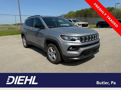 Used 2023 Jeep Compass Latitude AWD/4WD image 1