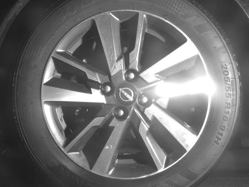Used 2025 Nissan Versa SV FWD image 12