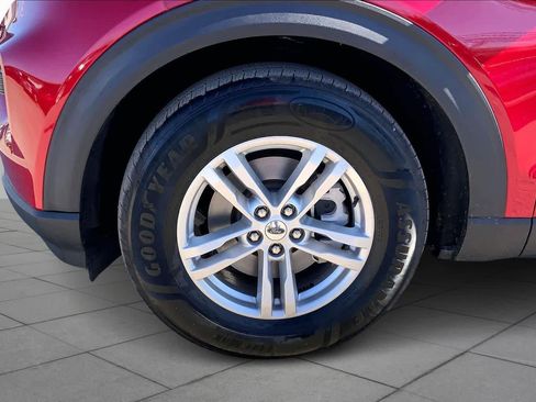 Used 2022 Ford Explorer XLT image 10