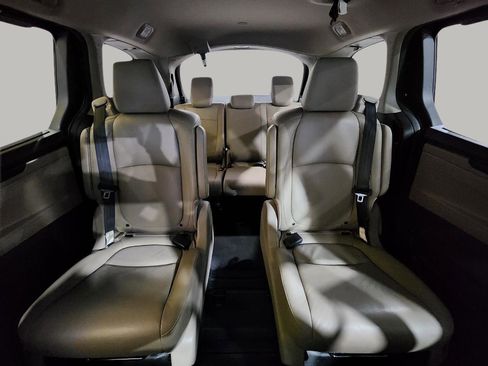 Used 2018 Honda Odyssey Touring image 30