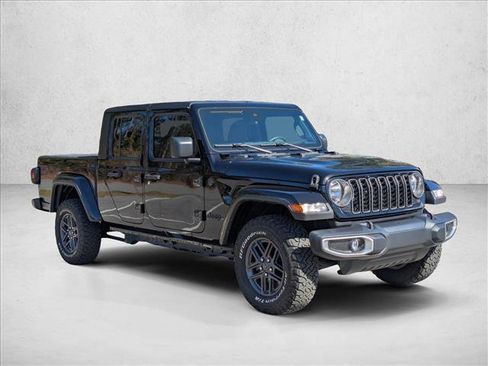 Used 2024 Jeep Gladiator Sport image 3