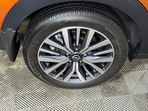 Used 2023 Nissan Kicks SV image 10