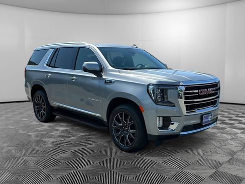 Used 2023 GMC Yukon SLT w/ SLT Luxury Package AWD/4WD image 7