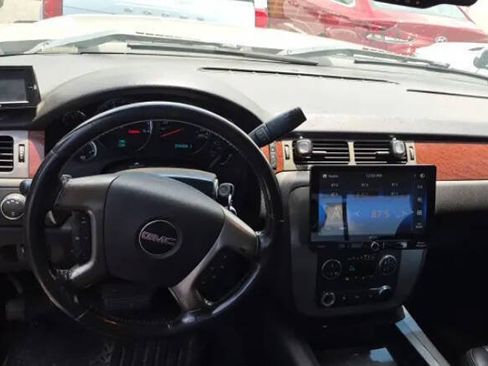 Used 2008 GMC Sierra 2500 SLT w/ Z71 Off-Road Package AWD/4WD image 4