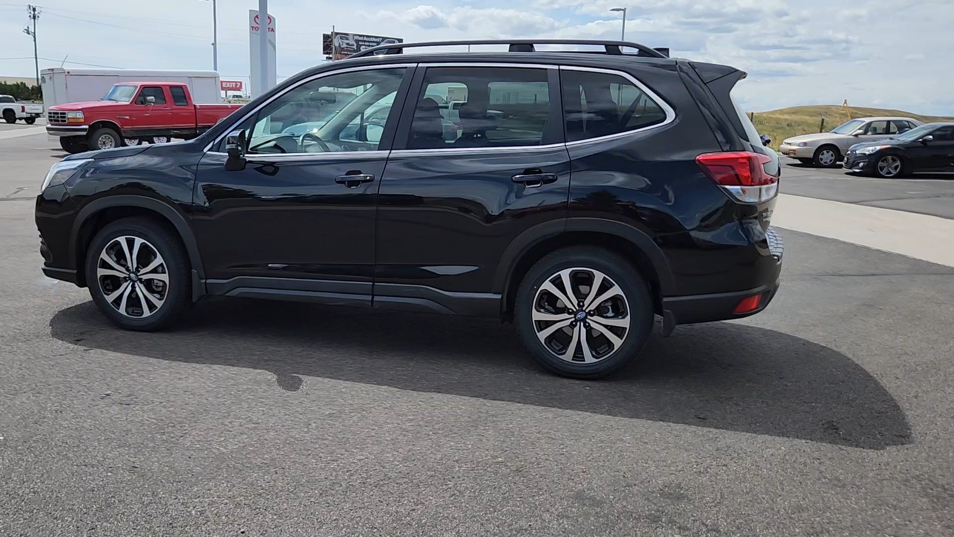Used 2024 Subaru Forester Limited AWD/4WD image 2
