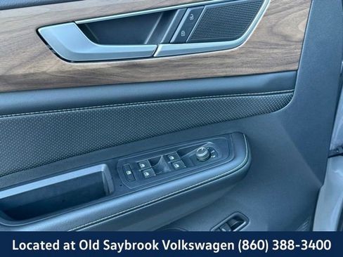 Certified 2024 Volkswagen Atlas SE image 35