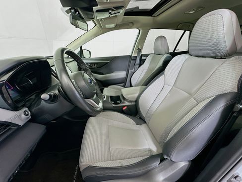 Used 2025 Subaru Outback Premium image 13