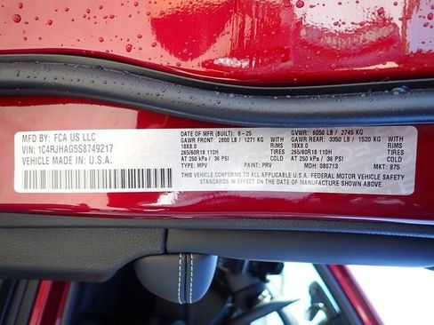 New 2025 Jeep Grand Cherokee Altitude image 16