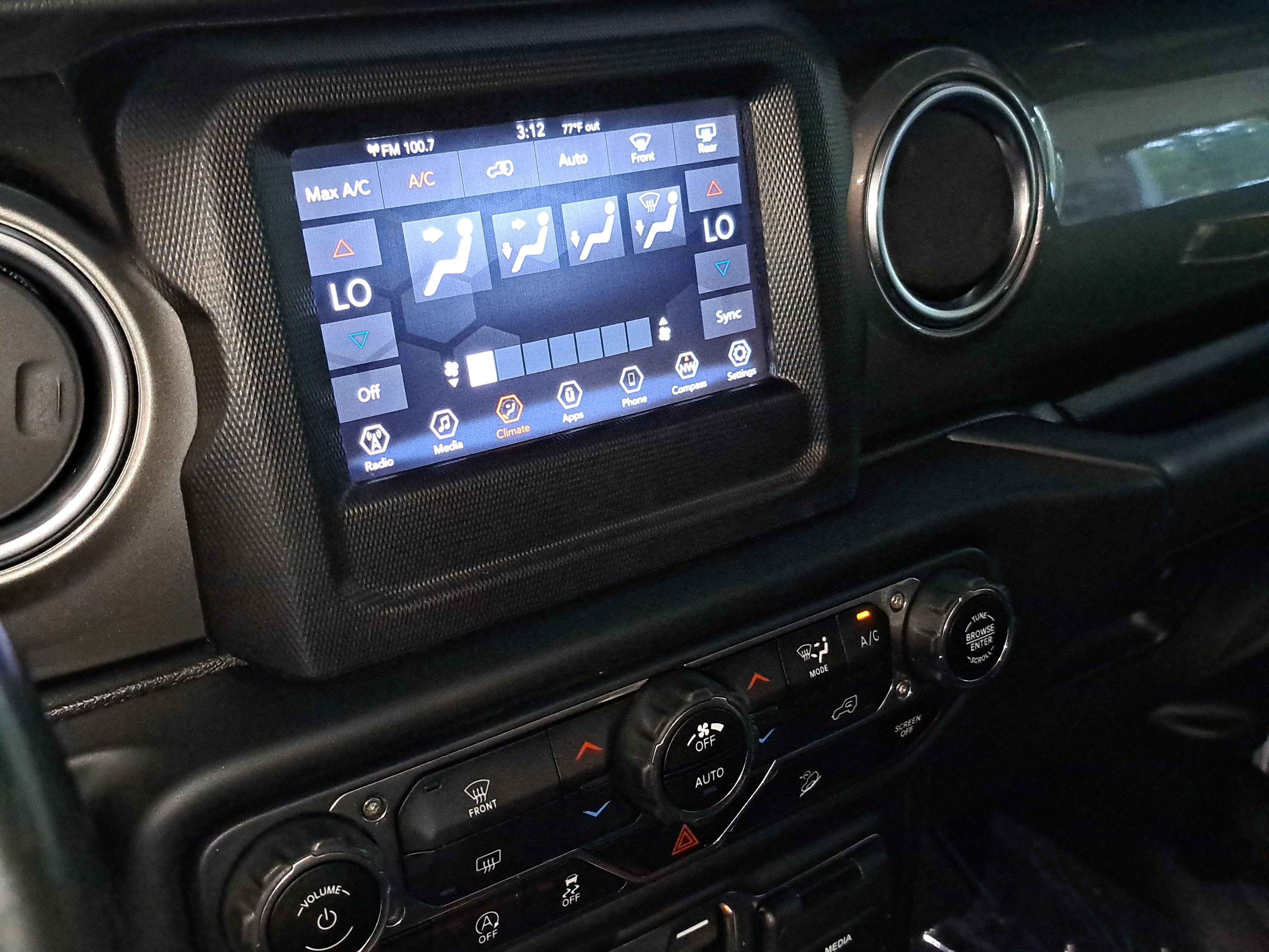 Used 2020 Jeep Wrangler Unlimited Sahara AWD/4WD image 21