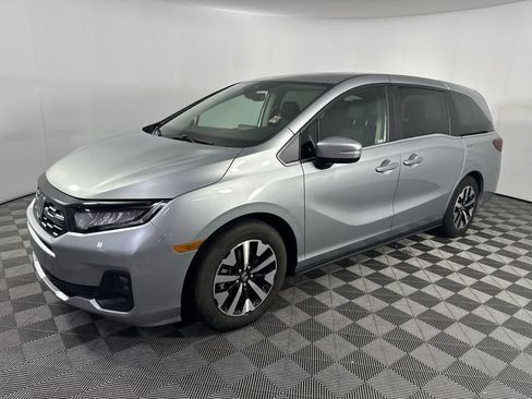 Used 2025 Honda Odyssey EX-L image 4