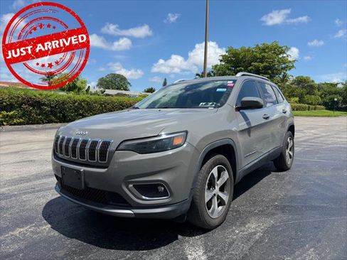 Used 2019 Jeep Cherokee Limited AWD/4WD image 2