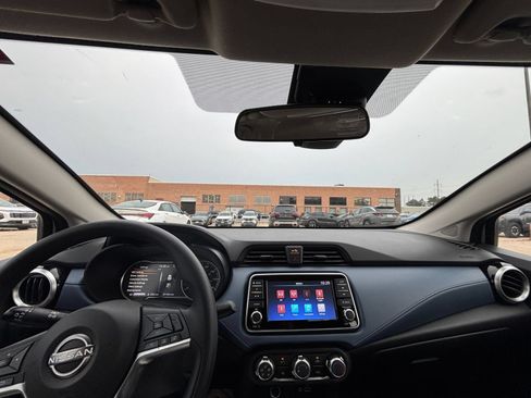 Used 2025 Nissan Versa SV FWD image 31