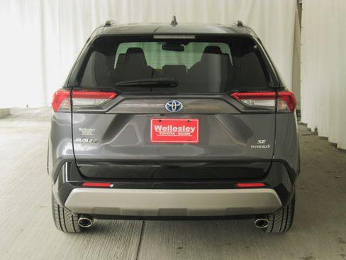 Used 2023 Toyota RAV4 SE image 27