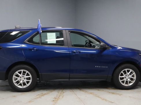 Used 2022 Chevrolet Equinox LS image 10