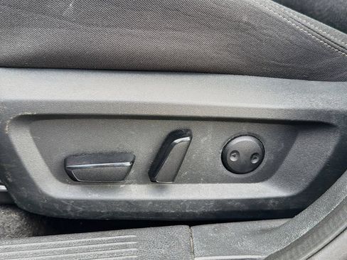 Used 2025 Nissan Rogue SV FWD image 14