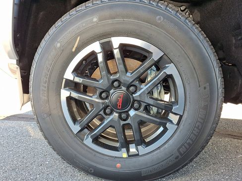 New 2025 Toyota Tacoma TRD Sport image 4