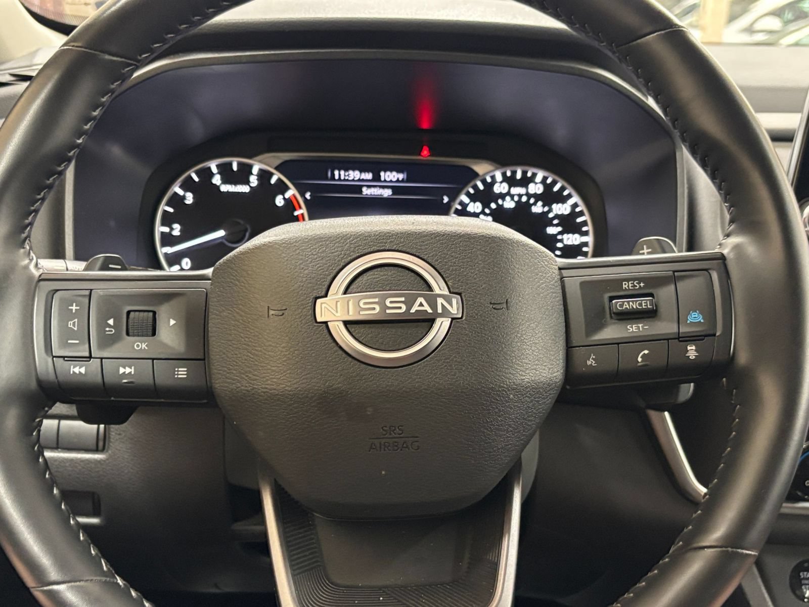 Used 2025 Nissan Rogue SV FWD image 29